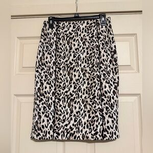 White House/Black Market pencil skirt Size 4